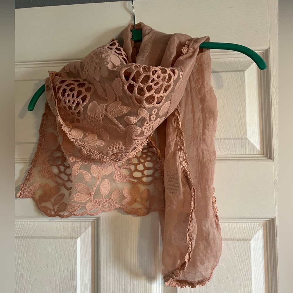 Je Crois Soi Pink scarf